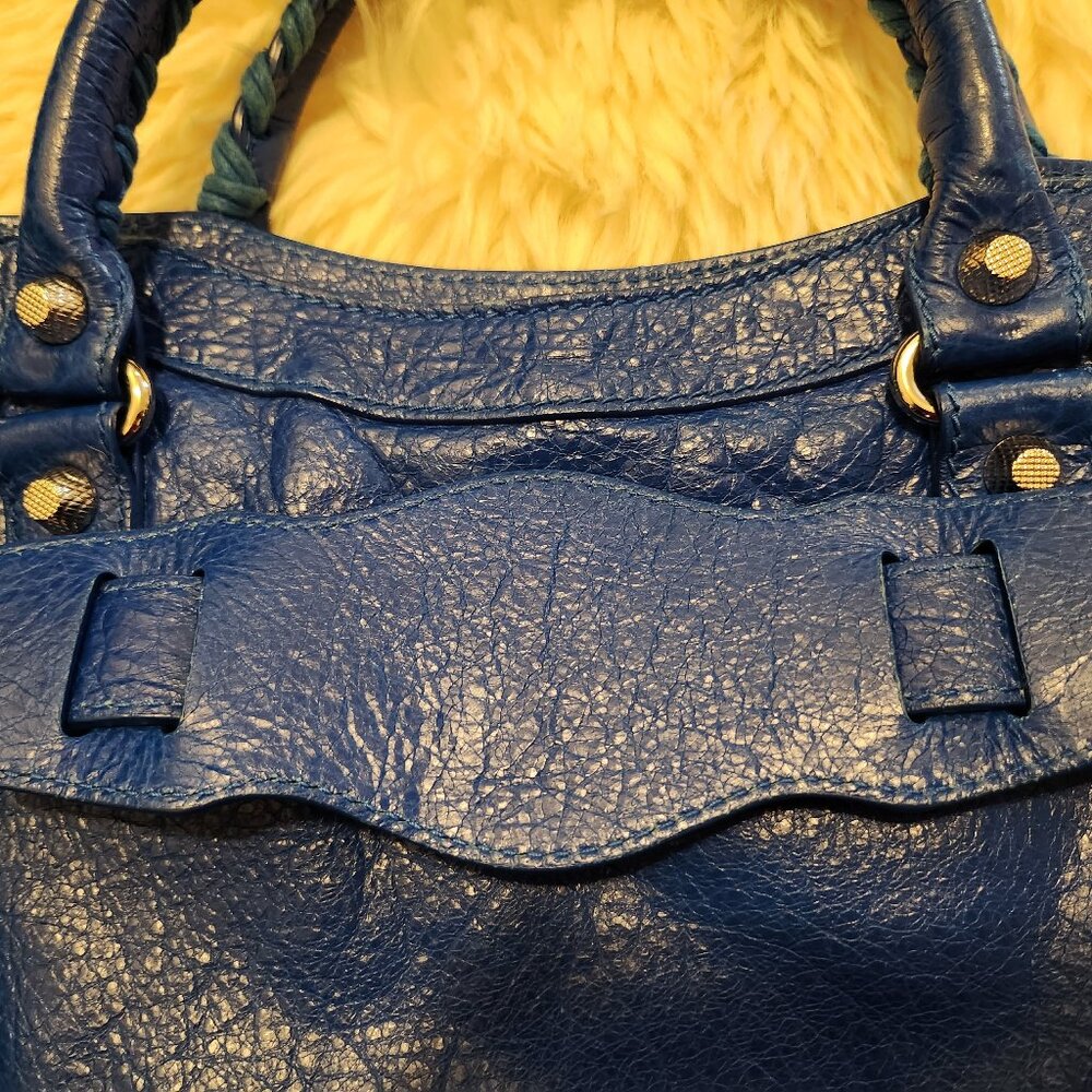 Authentic Balenciaga Classic Medium City Bag in Electric Blue Leather - Picture 7 of 16